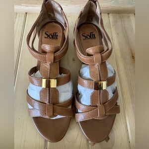 SOFT Natural Leather Women's Tan Sandals Size 8